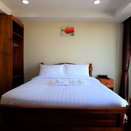 Royale 8 Ville Guest House